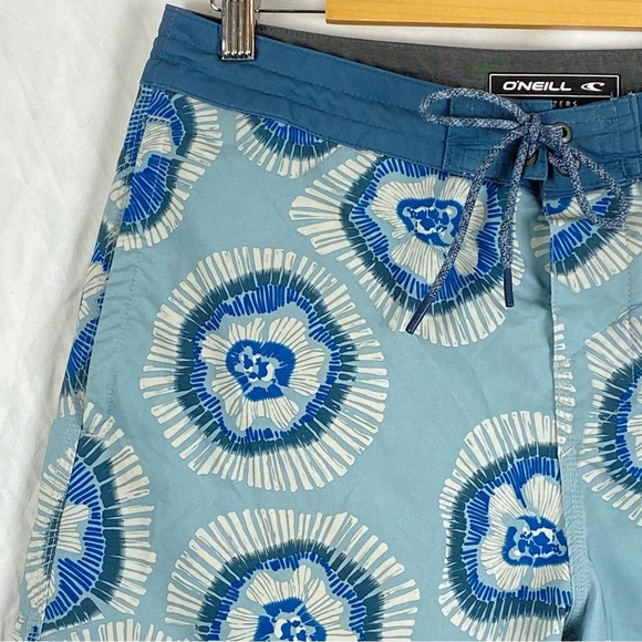 O'Neill Cruzers Blue and White Board Shorts with Tie-Dye Pattern Size 31 - Picture 3 of 16